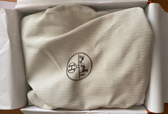 hermes-constance-in-dust-bag