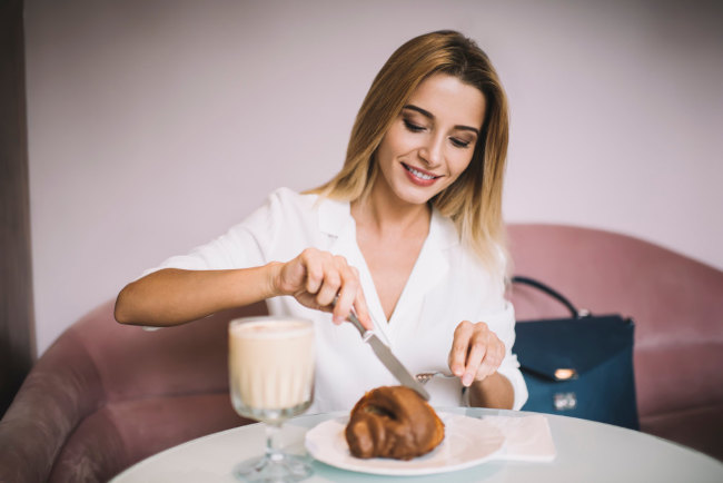 etiquette-rules-to-use-a-luxury-bag